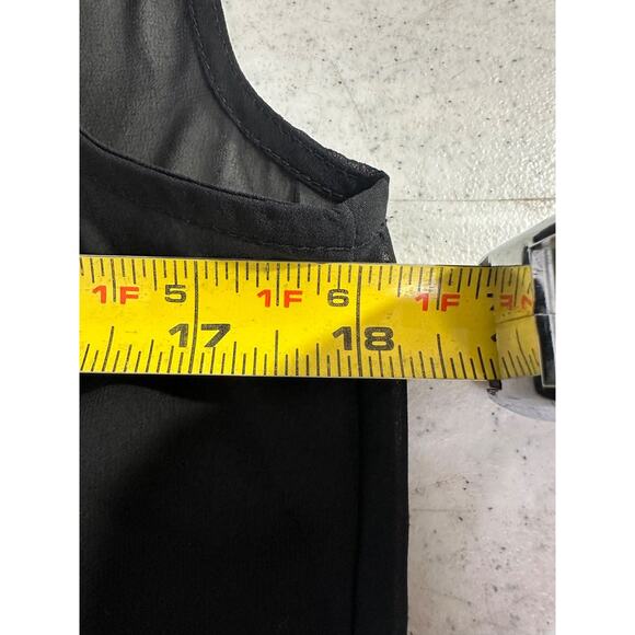 Womens M Hinge Black White Embroidered sleeveless Shirt Top w/ Lace Boho D52 - Picture 6 of 7